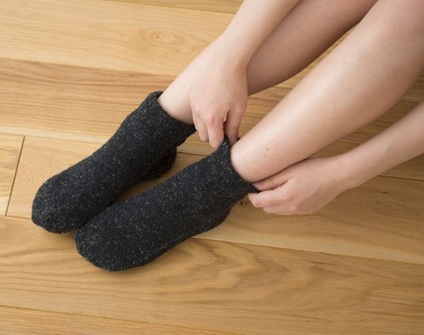 手足が冷える人は足指のツボを…専門医語る「冷え症」対策
