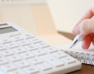 節約一辺倒では対処不可能！相次ぐ値上げに対する家計防衛術を専門家が伝授