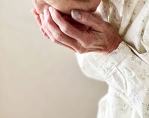 オミクロンで“軽症死”が急増中…医師は「肺炎より持病の悪化」と指摘