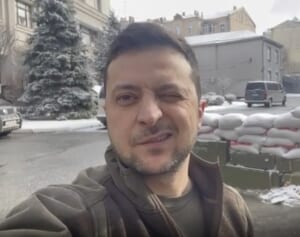 ウクライナ大統領の演説が心に刺さる理由を専門家が分析「映画の主人公のよう」