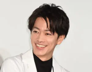 「世間知らず感が出てる」佐藤健　ジムで隣の女性に声かけ、スーパーで「牛肩」も読めず…主演ドラマ番宣で見せた“素顔”に幻滅の声