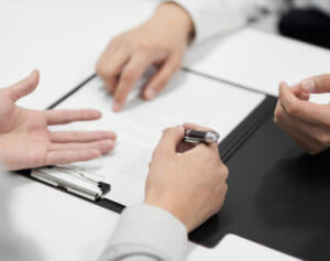 親が認知症になると実家売却できないケースが 発症前の「家族信託」のススメ