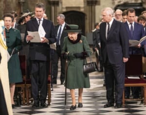 アンドルー王子が剥奪された称号を使い元妻のインスタに投稿