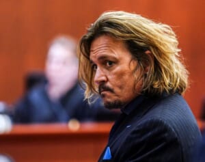 ジョニー・デップ「相互虐待だった」元妻との裁判で飛び出した生々しい証言