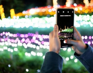 ディズニーシーの撮影スポット前で集団ダンスするTikTok動画に批判殺到！オリエンタルランドは「迷惑な撮影は遠慮して」