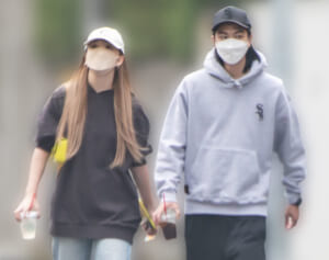 藤田ニコル　恋人と初2ショット撮！交際1年半、桜満開の散歩デート【2022年ベストスクープ】