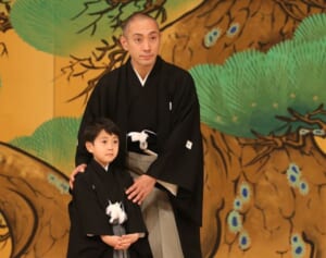 海老蔵　麻耶の暴露、交際報道連発で梨園からも逆風…重鎮の襲名披露口上ボイコット危機も