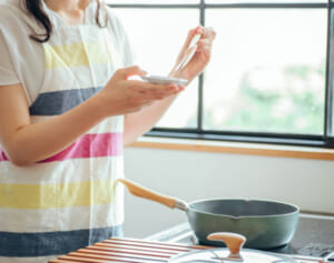 煮魚の「煮汁の沸騰待ち」しなくてOK　省略できる下ごしらえ