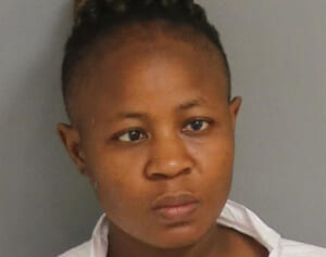 「呪いをかけられた」と娘に漂白剤を飲ませて死なせた母親が逮捕