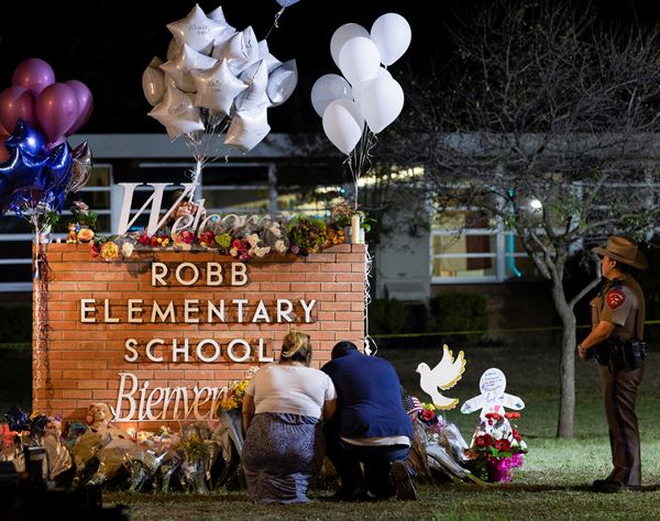 米テキサス州小学校で乱射事件、当日朝に犠牲者が「学校にいきたくない」と懇願