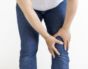 長引く自粛生活で下半身が弱体化…“コロナひざ痛”を訴える人が増加中