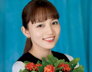 川口春奈が語る『ちむどんどん』家族の会話と沖縄ロケ