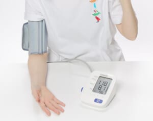 手を握って血圧を下げよう！　1日2分でOK「リズムニギニギ」