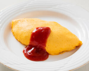 “TikTokフォロワー300万人超”シェフが教える「世界一おいしいオムライス」の作り方