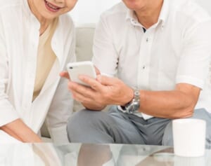 資産運用は無理せず放置を　山崎元さん「ほったらかし投資」のすすめ