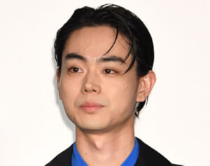 「どうしてこうなったの？」菅田将暉　“激変眉毛姿”に広がる衝撃「マジ別人すぎる」