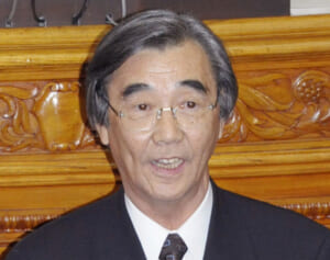 新幹線グリーン券詐取の元議員に批判殺到…「優遇されすぎ」と“議員特権”廃止論も再燃