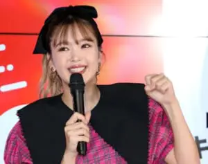 フワちゃん　藤田ニコルの結婚式に姿ナシ…“親友”朝日奈央の披露宴でも参列者から「消しゴムマジック」