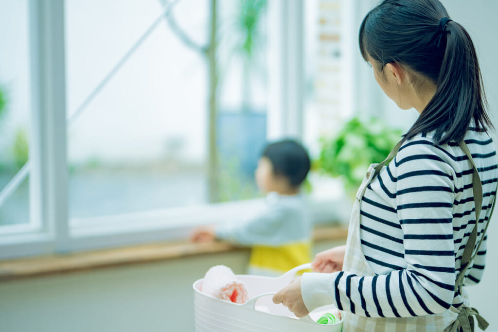 配偶者控除、専業主婦の年金廃止されると…主婦世帯は年間34.7万円の負担増に