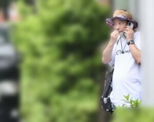 いしだ壱成「医療大麻吸引」発言を父・純一も心配…奇行連発のなか目撃したずぶ濡れ通勤姿