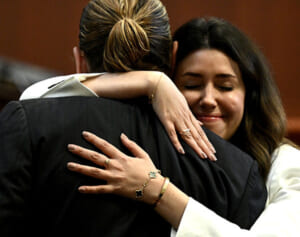 ジョニー・デップとの“熱愛”が囁かれた美人弁護士が報道を完全否定