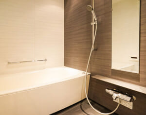 “傘をさして入浴”で夏の臭～い汗を撃退　温泉療法専門医が伝授