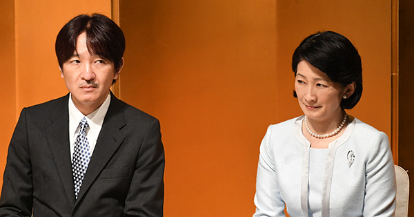 紀子さま“悠仁さまの教育係”の女性職員が退職…囁かれる“作文盗用騒動”での更迭説