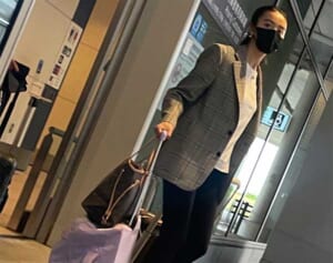 工藤静香　自分の35周年ツアーよりKoki,！目撃したカリフォルニア同行からの母娘帰国姿