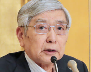 日銀総裁「家計が値上げを受け入れている」発言に「世間知らず」「月給20万円で生活してみろ」と非難轟々