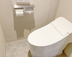 尿もれ＆頻尿を予防する 1日20回「目つぶりスクワット」