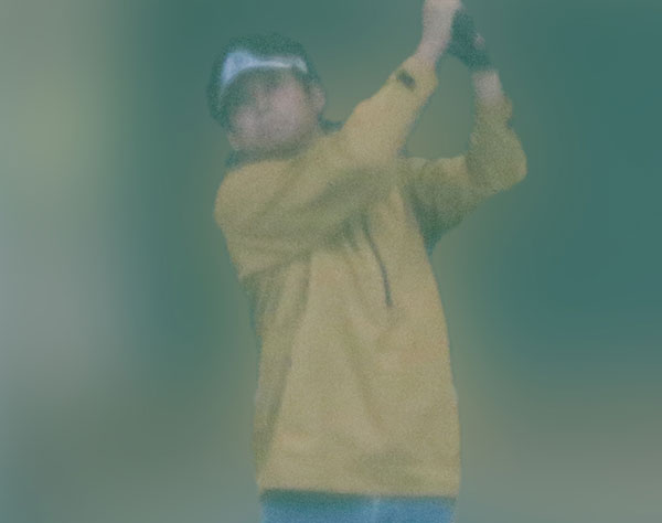 織田裕二“腹チラ”スイングで手本を！目撃した7歳長男へのゴルフ英才教育