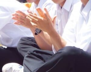 修学旅行生の美術鑑賞はNG？破損事件で論争勃発「廃止すればいい」「体験の機会奪わないで」