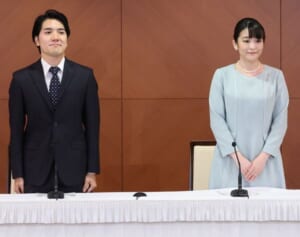 小室圭さん　3度目司法試験へ…眞子さんとラブラブNY生活の裏で消えた指輪の謎