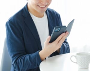 芸能人に無視され一般人へ…野球からJリーガーまでスポーツ界で急増する“ネットナンパ”の実態