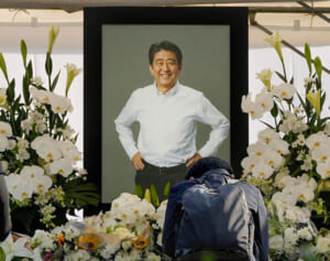 菊の花だけで2千万円！安倍元首相の国葬に消える血税約37億円