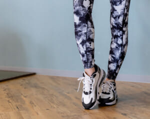 夏場の運動不足に悩んだら…「足をブラブラさせるだけ」で肥満＆寝たきり予防