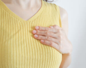 化粧水は胸まで塗る“コロナ垂れ胸”ケア6選