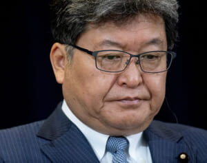 萩生田政調会長「俺は骨格じゃないのか」強気発言から一転…統一教会問題へ曖昧対応連発で問われる資質