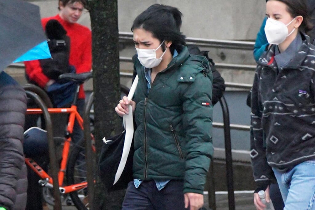 小室圭さん 髪はボサボサ、おなかはポッコリ…再試験会場で見せた“激変”の憔悴姿【上半期ベストスクープ】