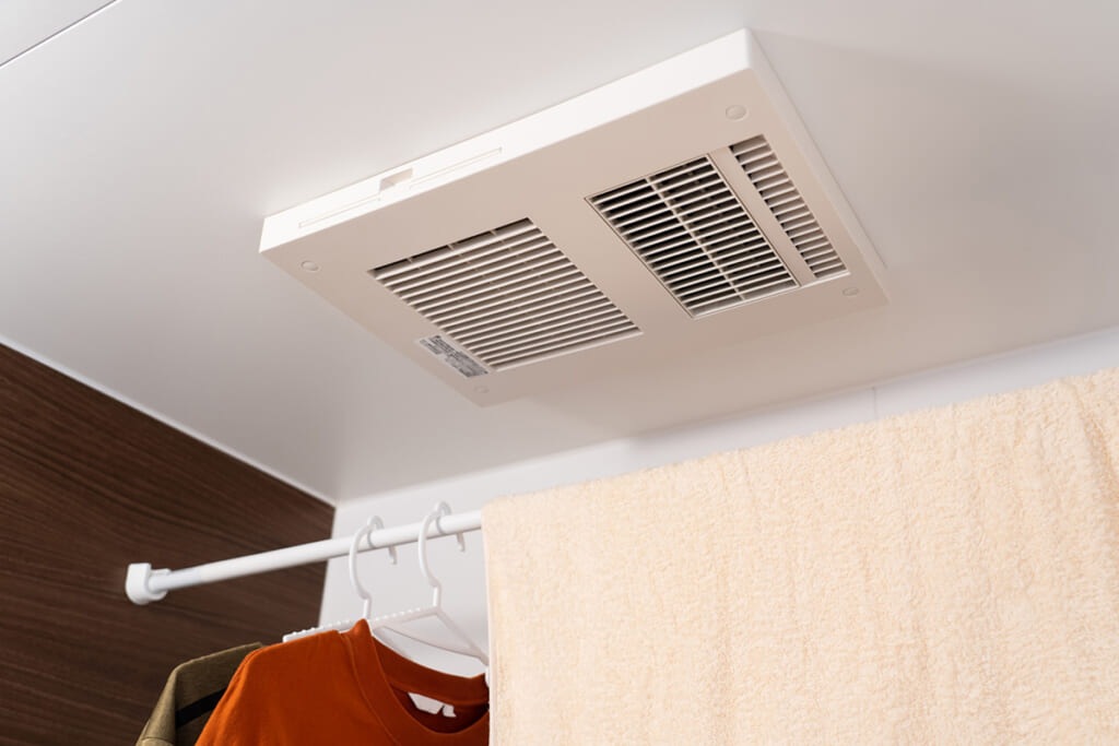 リノベで長生き！10万円から設置できる浴室暖房乾燥機でヒートショックを防ぐ