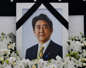 安倍元首相　最後のYouTube動画が670万回再生を突破…国葬当日もデジタル献花も激増でやまない追悼の声