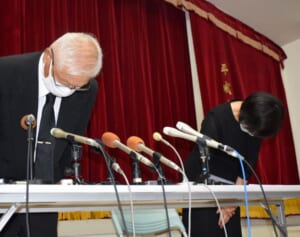 会見でヘラヘラ笑いの“園児置き去り死亡”幼稚園にネット大激怒「はらわたが煮えくり返る」