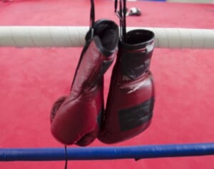 ごぼうの党・奥野代表「花束投げ捨て」前にもあった“自己中”行動…参院選特番の強引トークでアナウンサー激怒