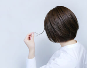 ハゲ方にも違いあり!?誰にも聞けない女性の「薄毛・抜け毛」にまつわるQ＆A