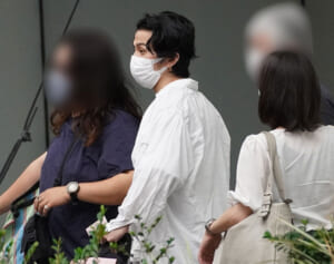 King Gnu常田大希　サングラス外して長蛇のタクシー待ち！目撃した“庶民派”な素顔