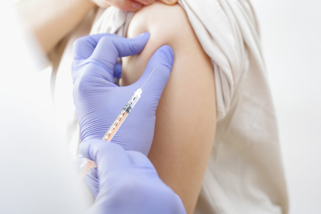 コロナ＆インフルの“同時接種”に医師警鐘「副反応がひどくなる可能性」