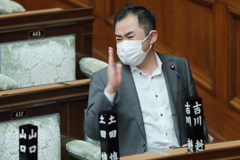 吉川赳議員“パパ活報道”から100日…女子大生告発への見解聞くも返答なしで沈黙貫く