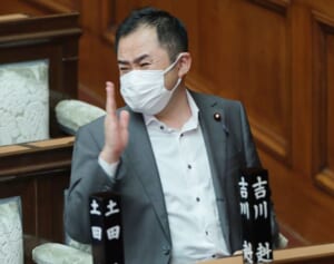 吉川赳議員“パパ活報道”から100日…女子大生告発への見解聞くも返答なしで沈黙貫く