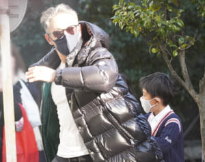 海老蔵　襲名披露興行チケット大苦戦…招待券配布、女子大生サロンと重鎮にも“営業”