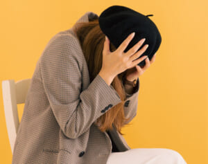 専門医が指南“気圧の変化からくる頭痛”改善するタオルストレッチ